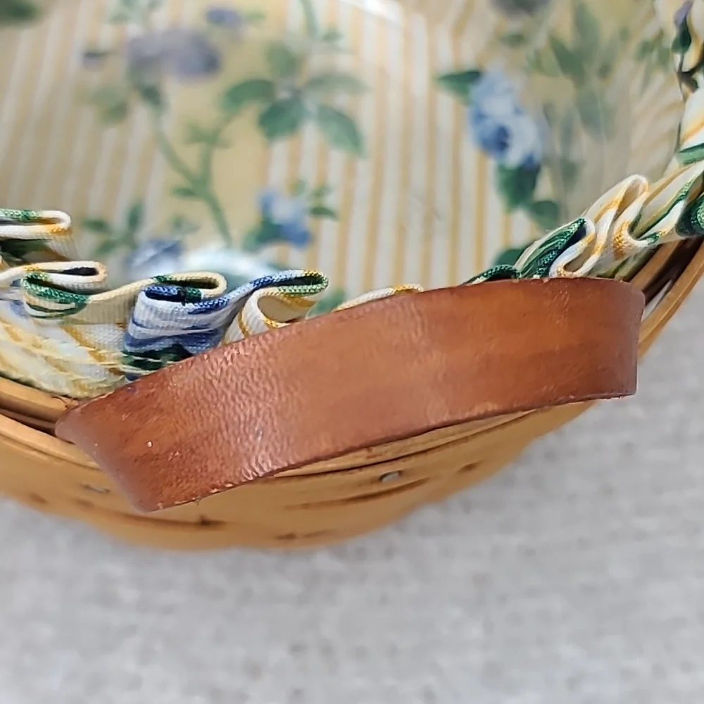 Longaberger Handmade Vintage '99 Classic Button Basket 15407 with Liner & Insert